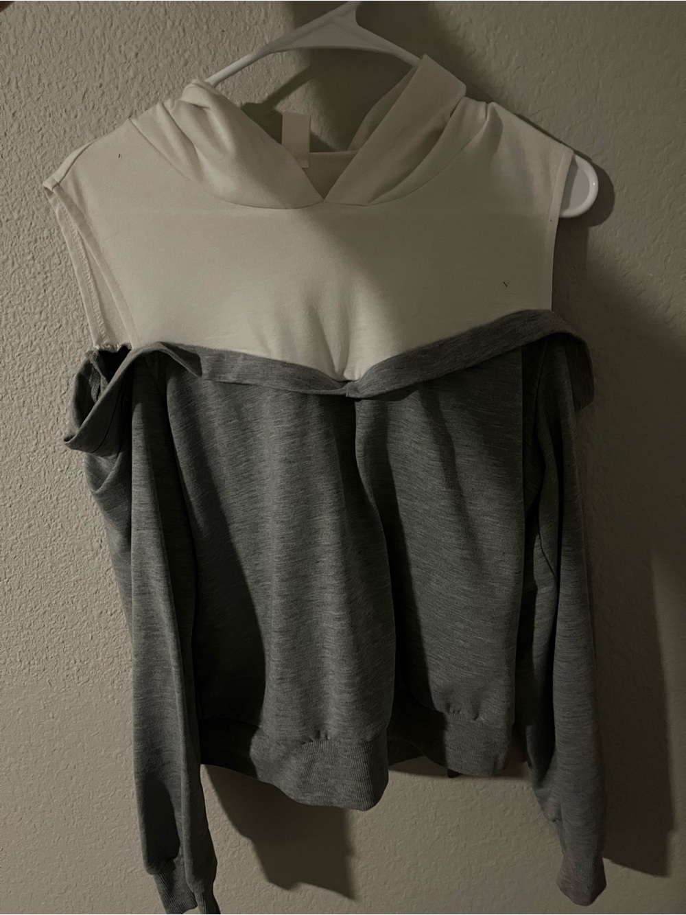 ROMWE White Scoop Neck Top